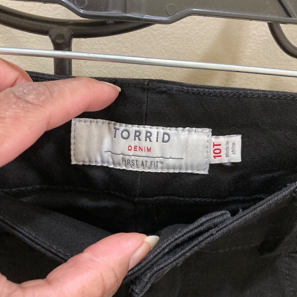 Torrid Jegging High-Rise Skinny Jean, Black, 10T - Picture 10 of 16